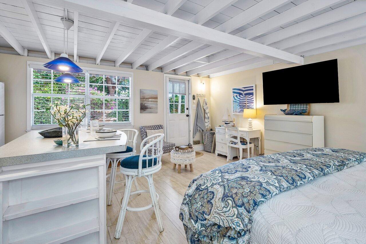 521 N Swinton Avenue