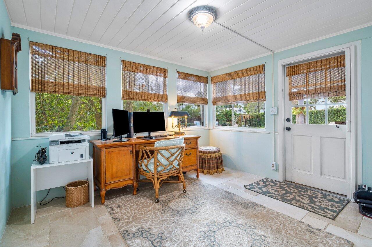 521 N Swinton Avenue