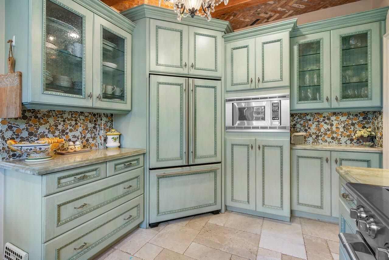 521 N Swinton Avenue