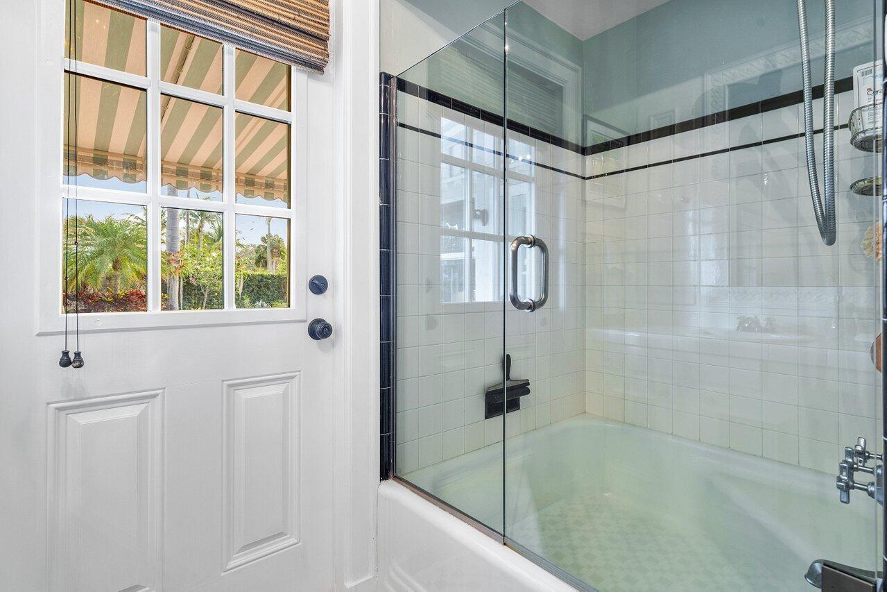 521 N Swinton Avenue