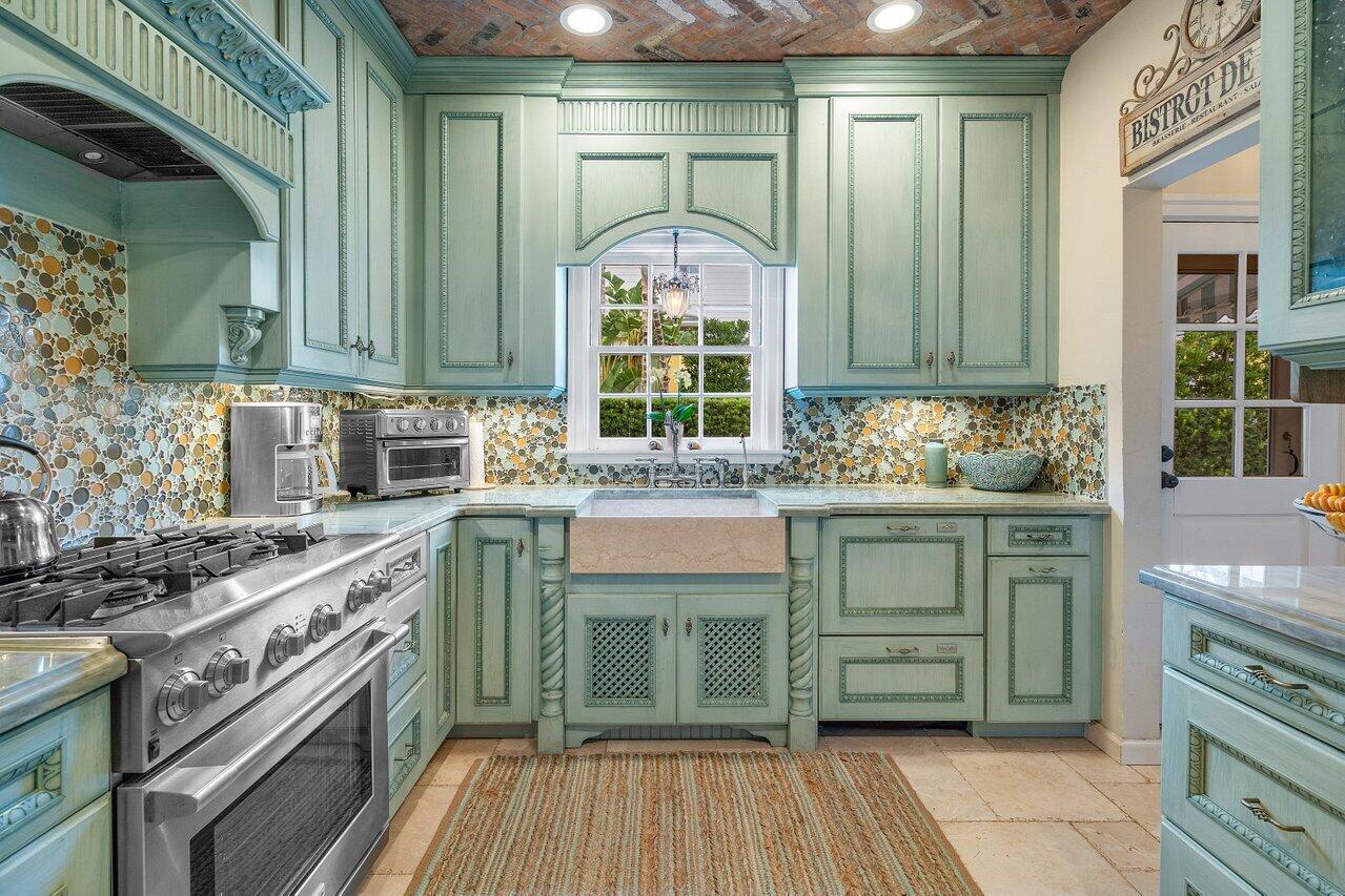 521 N Swinton Avenue