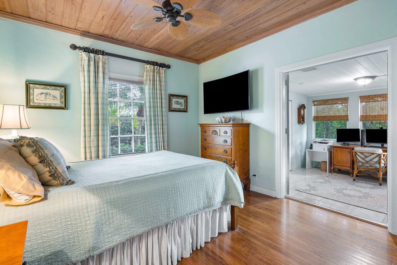 521 N Swinton Avenue