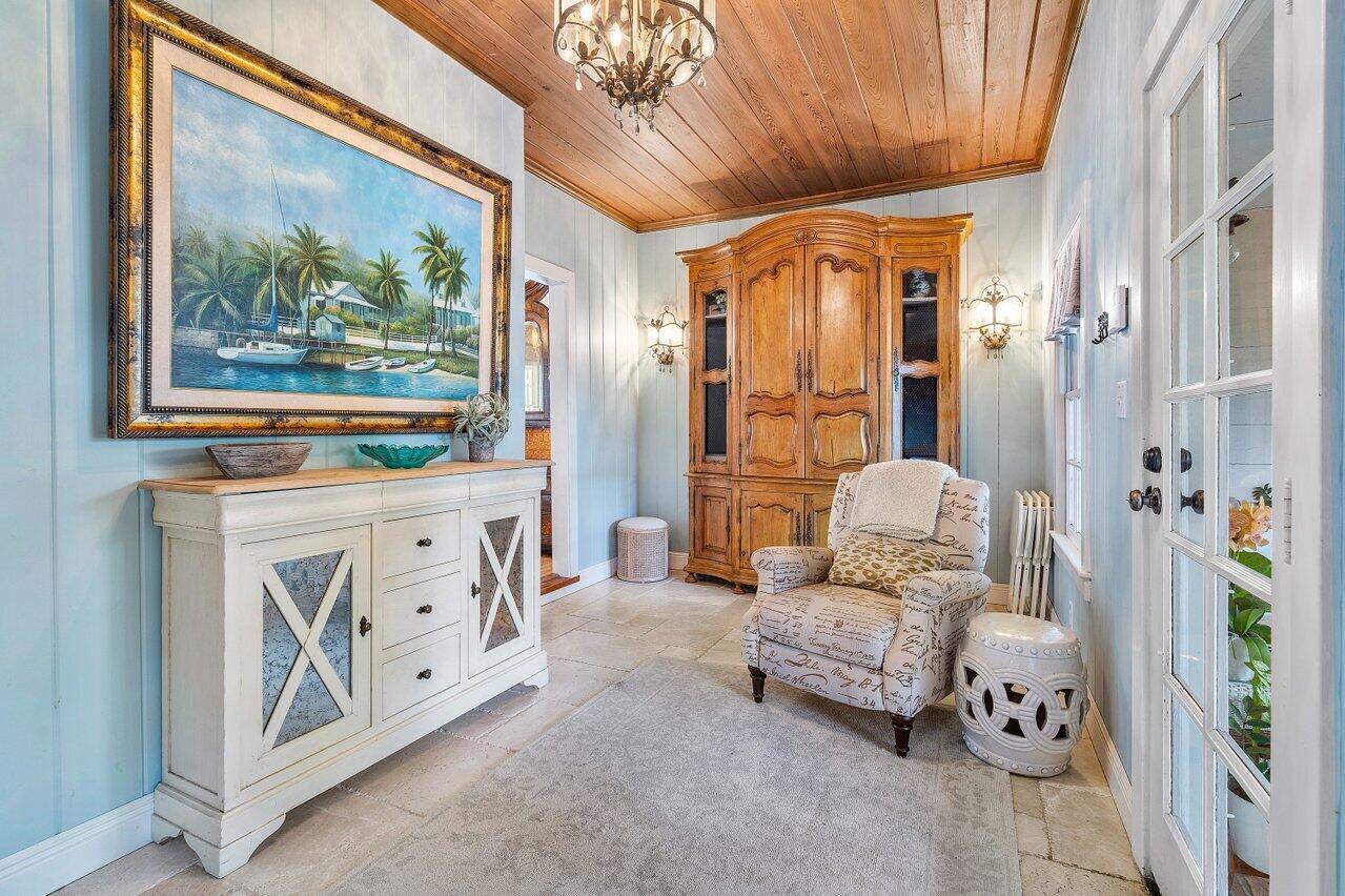 521 N Swinton Avenue