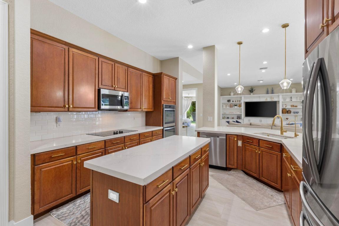 21159 Falls Ridge Way