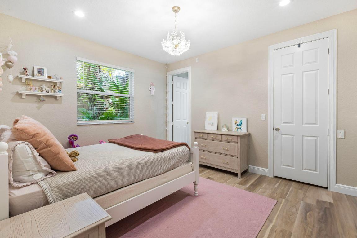 21159 Falls Ridge Way