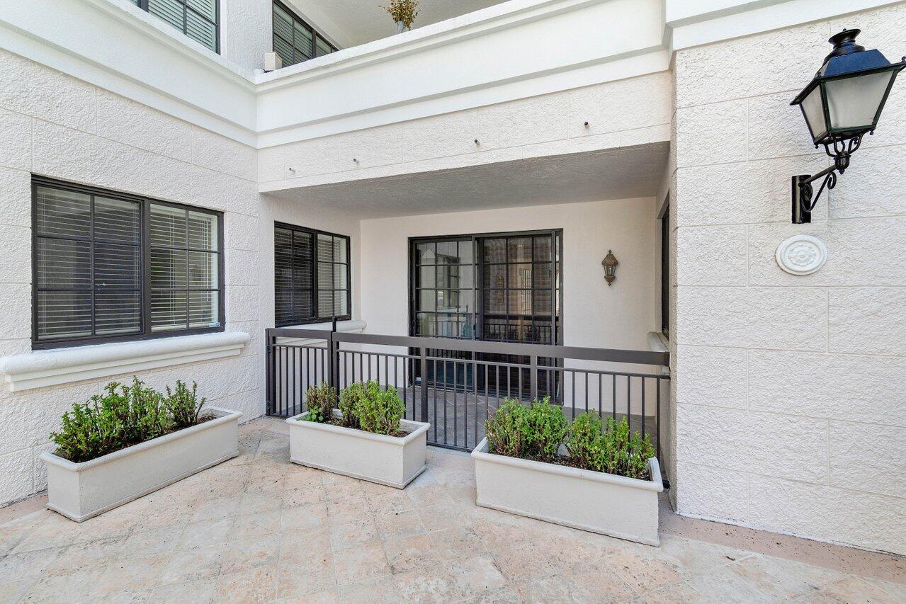 233 S Federal Hwy Highway 208