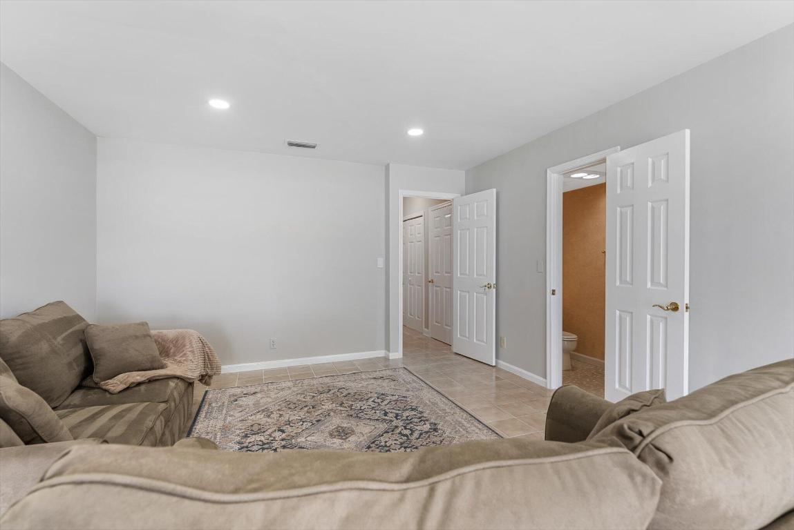 1194 Hillsboro Mile 31