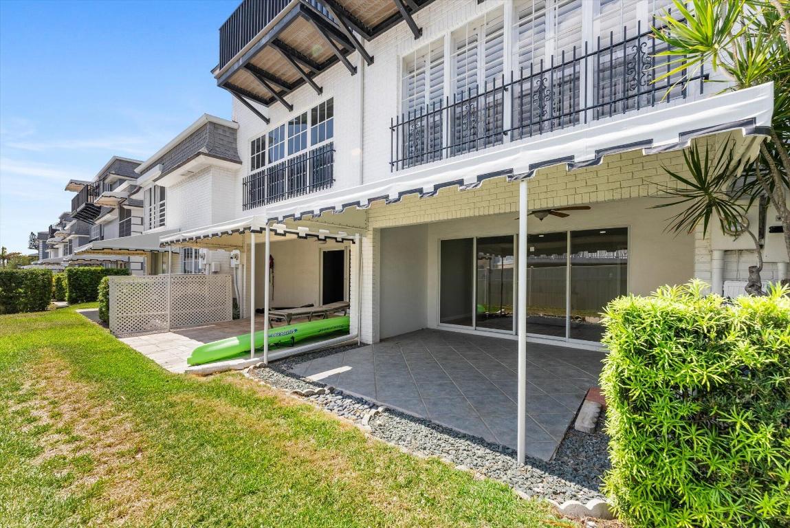 1194 Hillsboro Mile 31