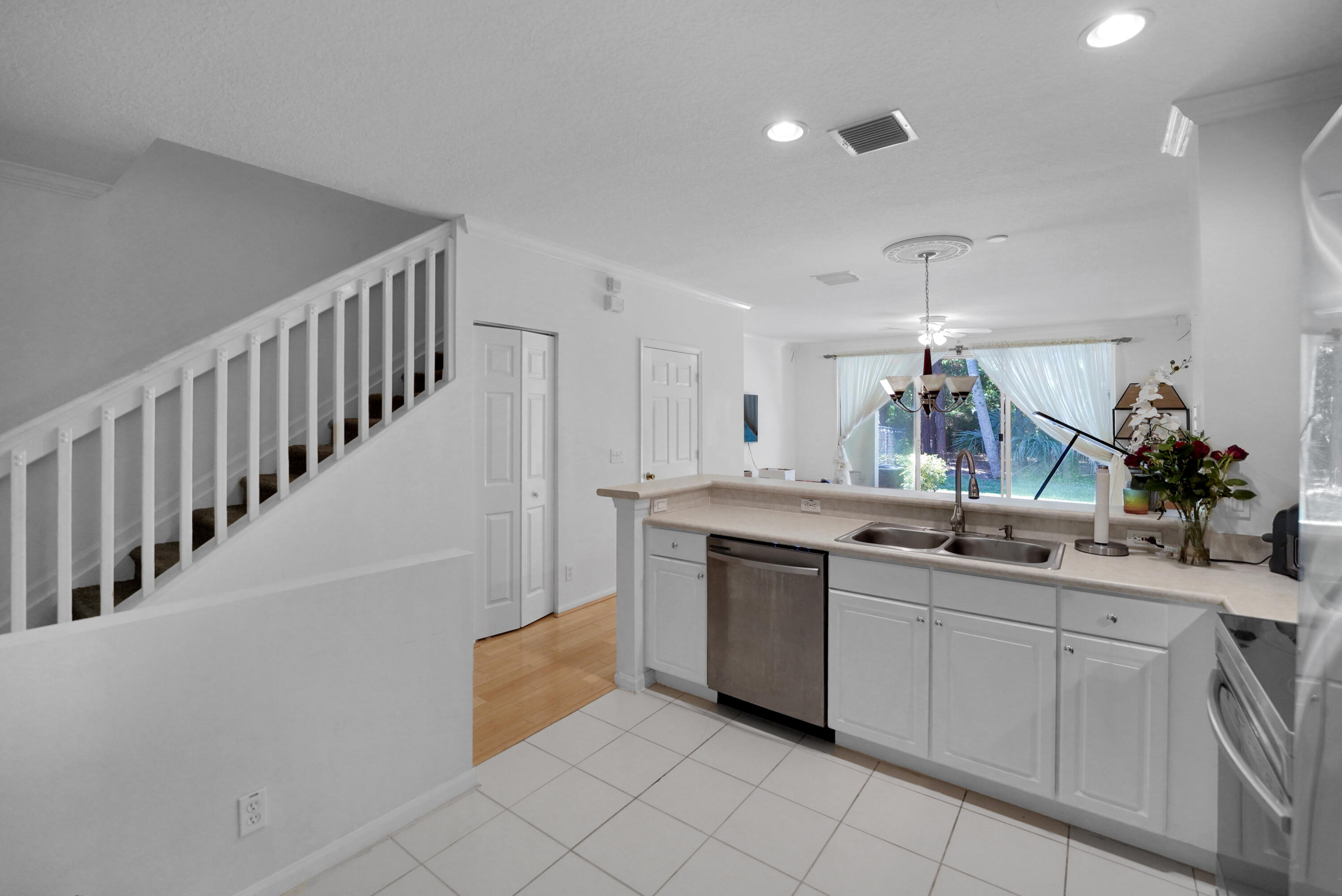 9728 Lago Drive