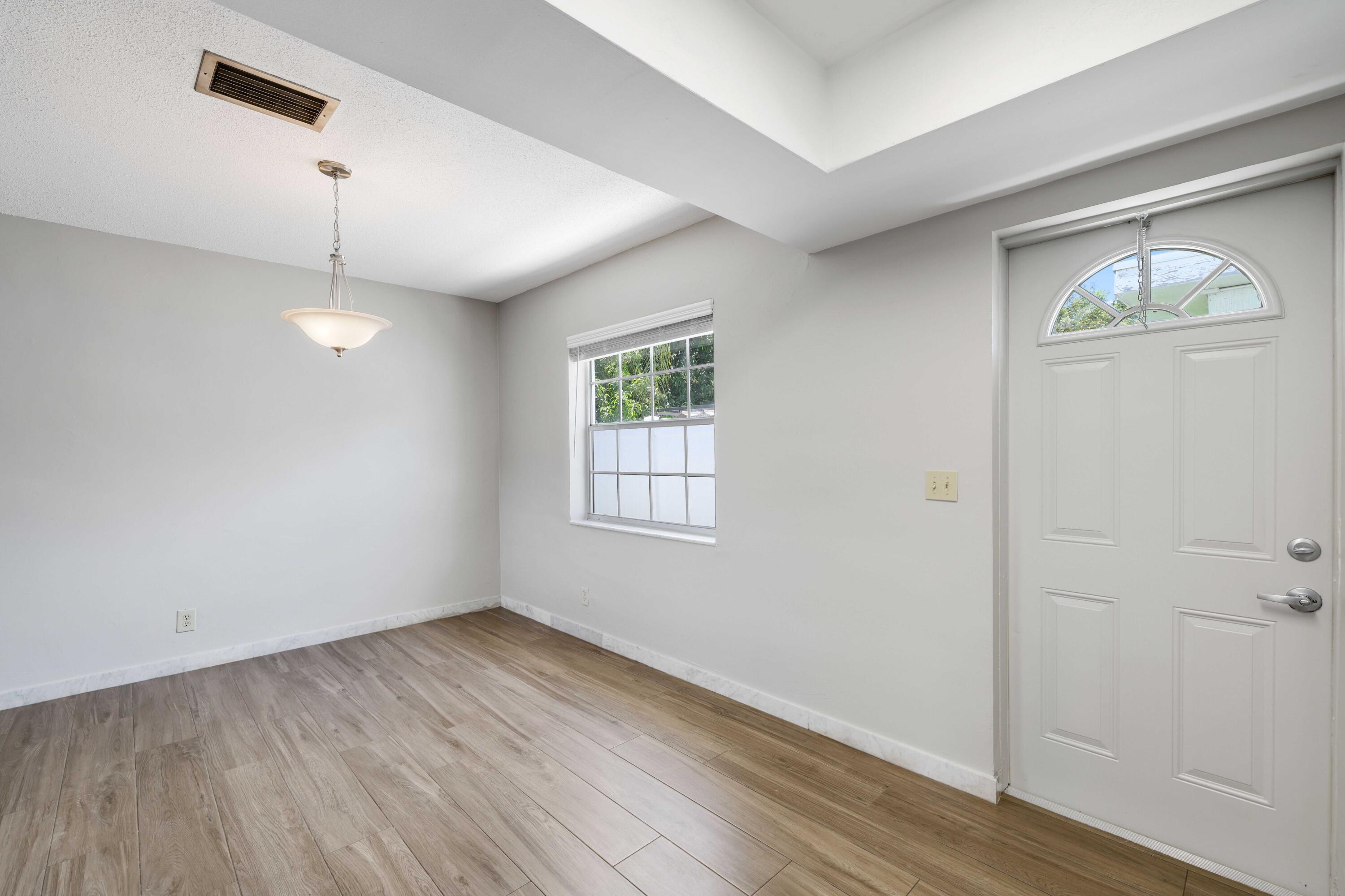 420 NE 11th Avenue 1-2