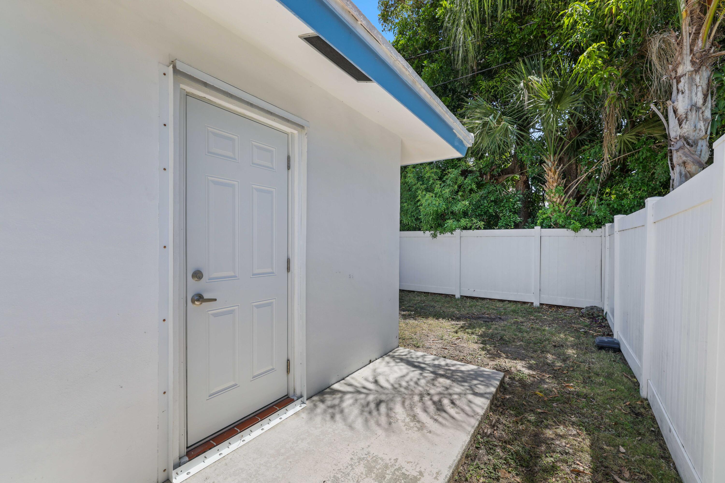 420 NE 11th Avenue 1-2