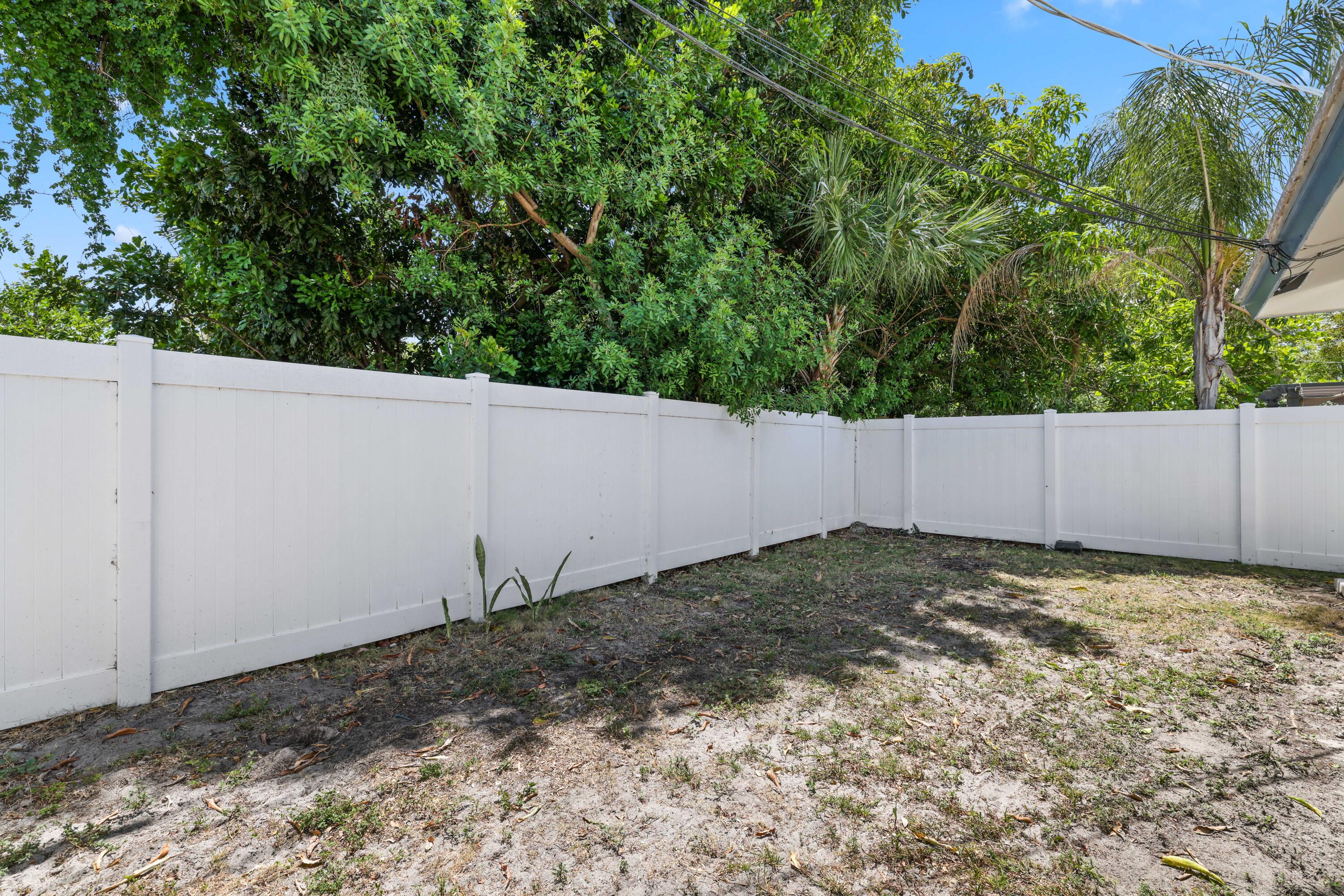 420 NE 11th Avenue 1-2