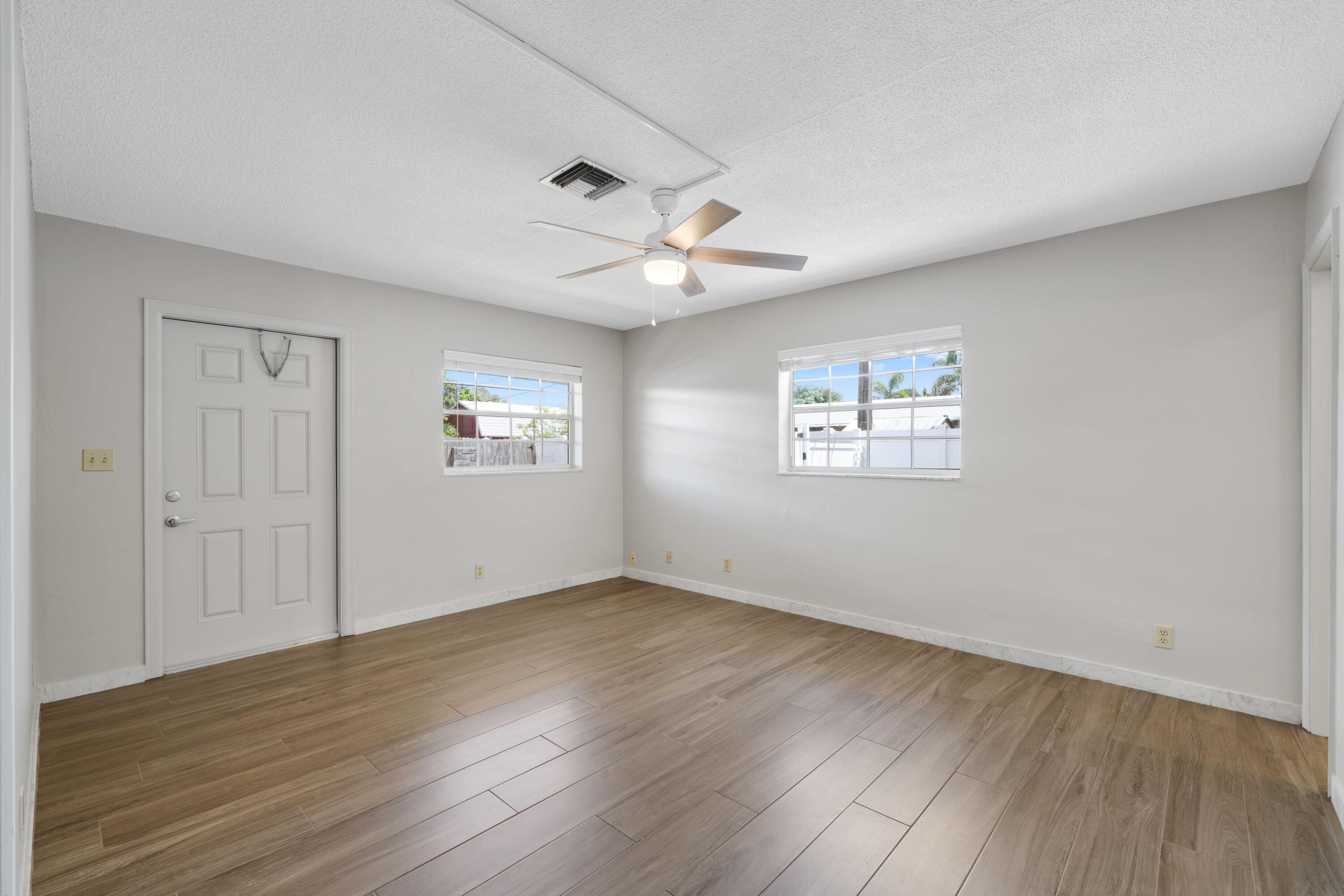 420 NE 11th Avenue 1-2