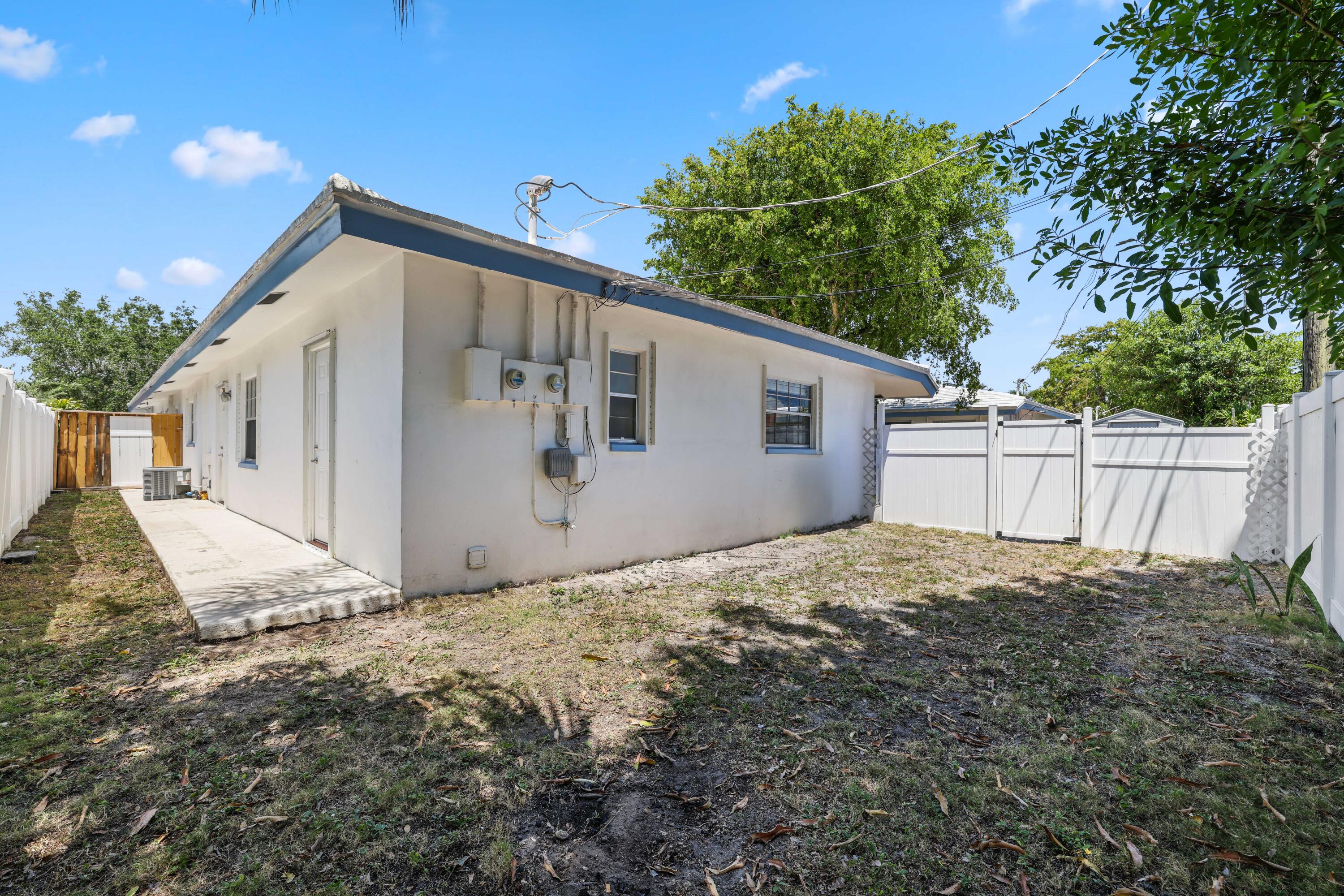 420 NE 11th Avenue 1-2