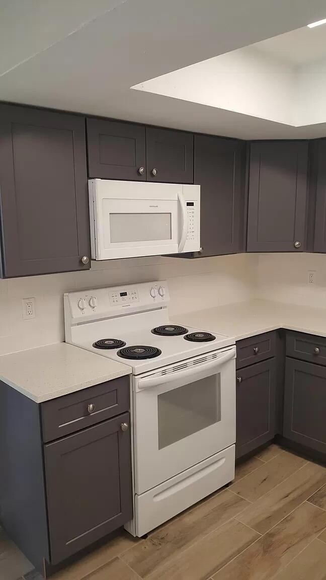 420 NE 11th Avenue 1-2