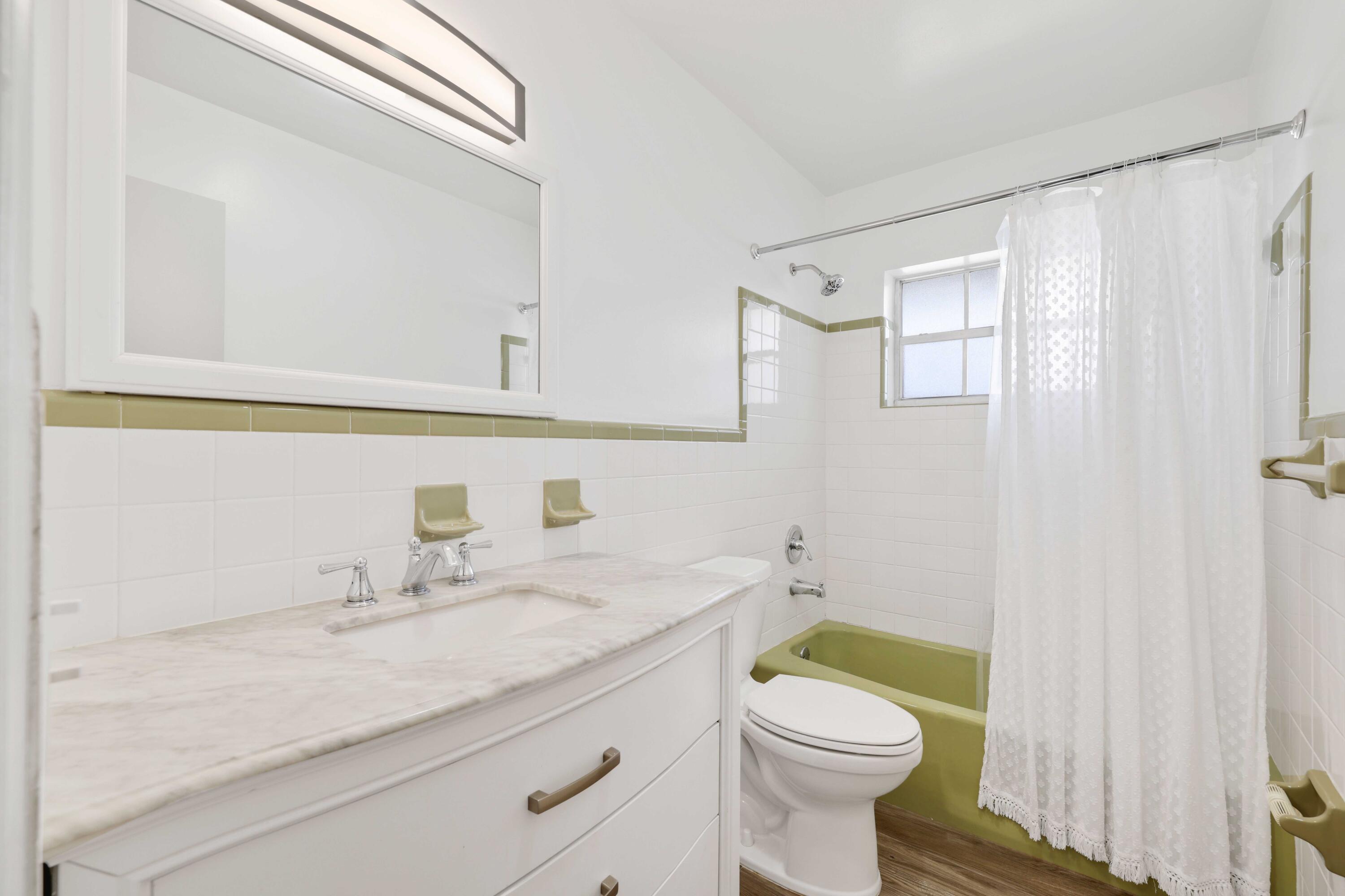 420 NE 11th Avenue 1-2