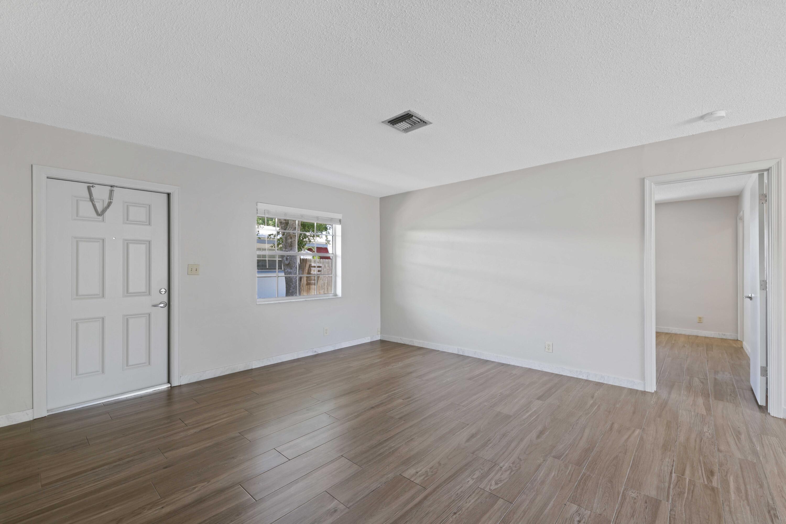 420 NE 11th Avenue 1-2