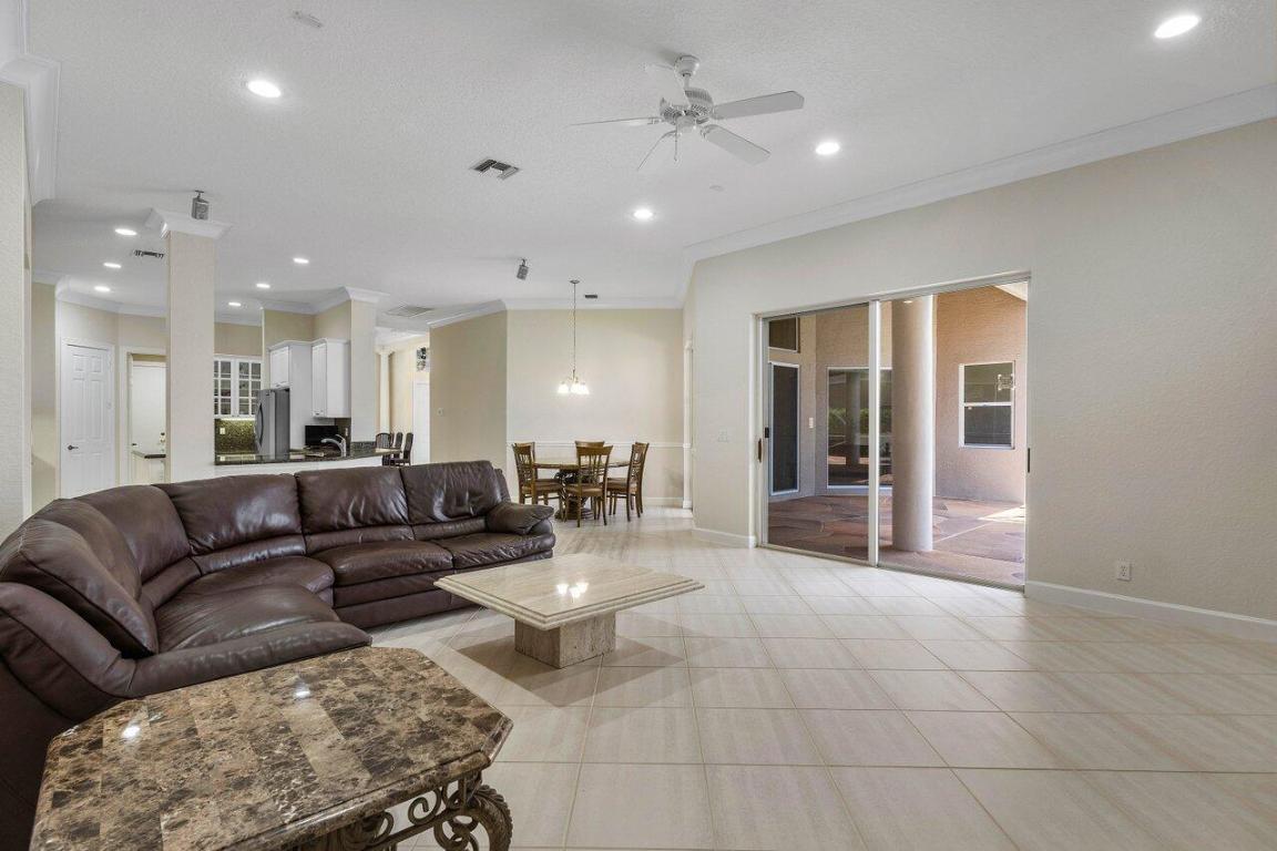 21175 Falls Ridge Way, Boca Raton