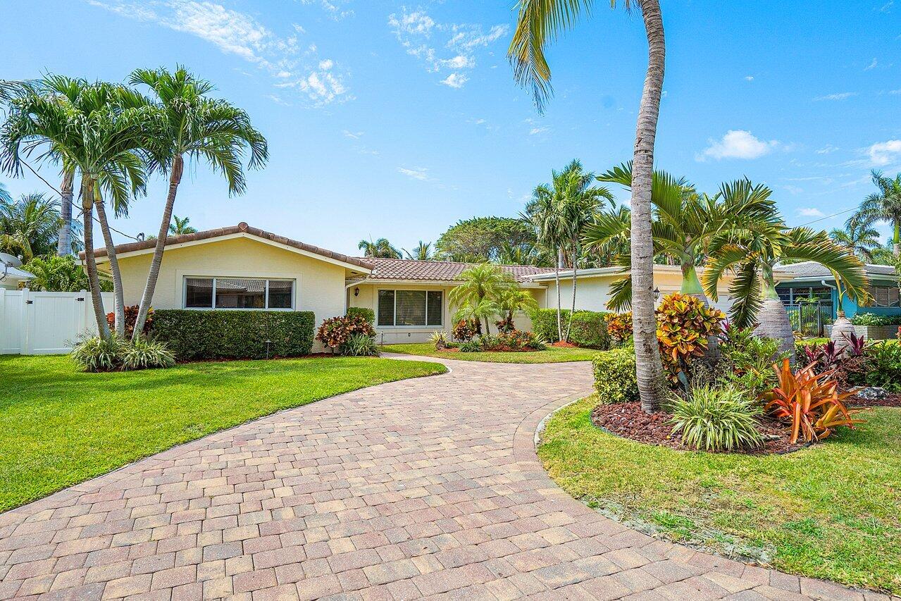 906 SE 10th Court
