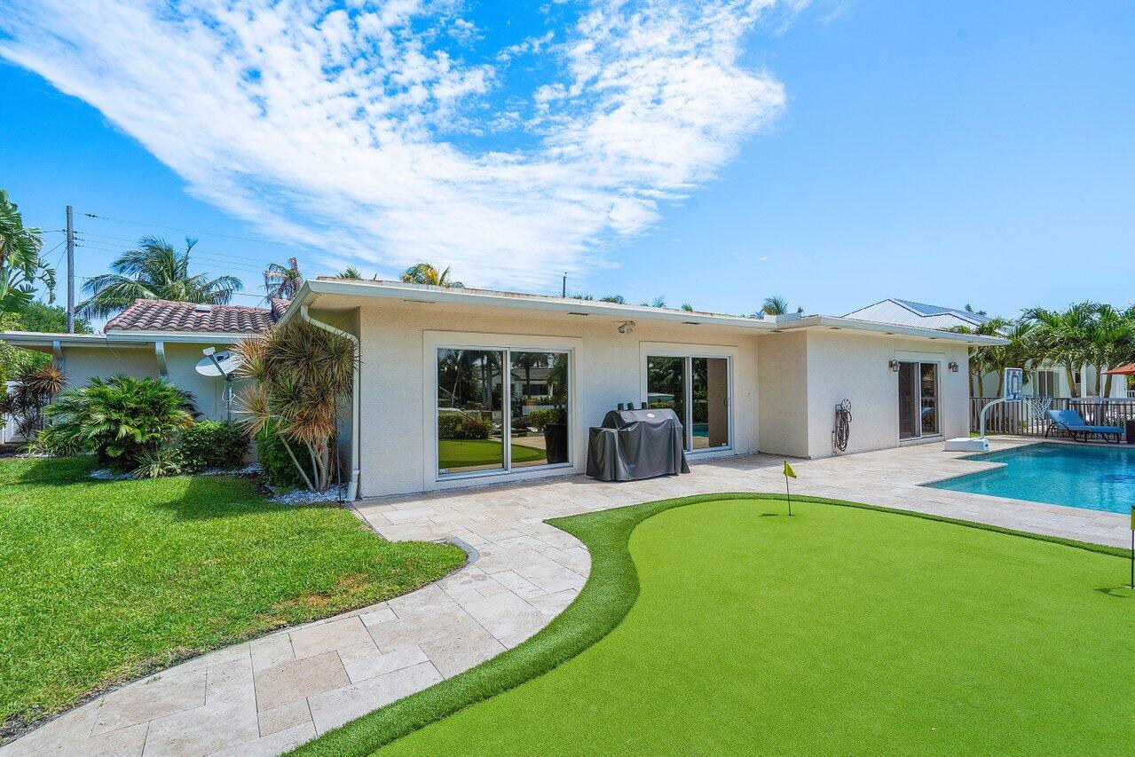 906 SE 10th Court