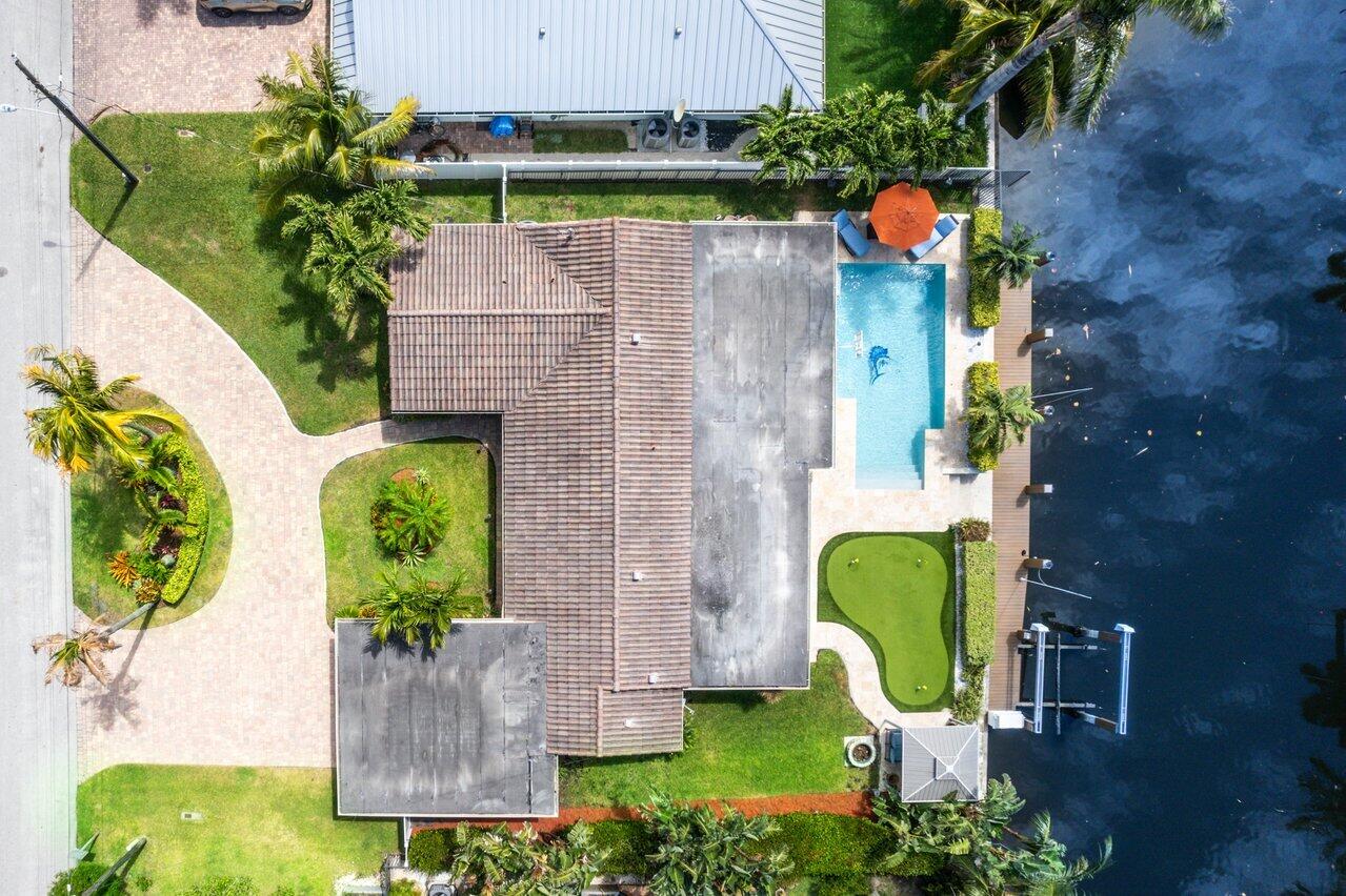 906 SE 10th Court