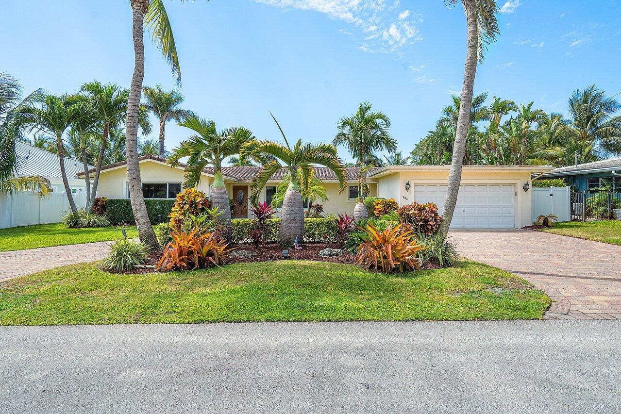 906 SE 10th Court