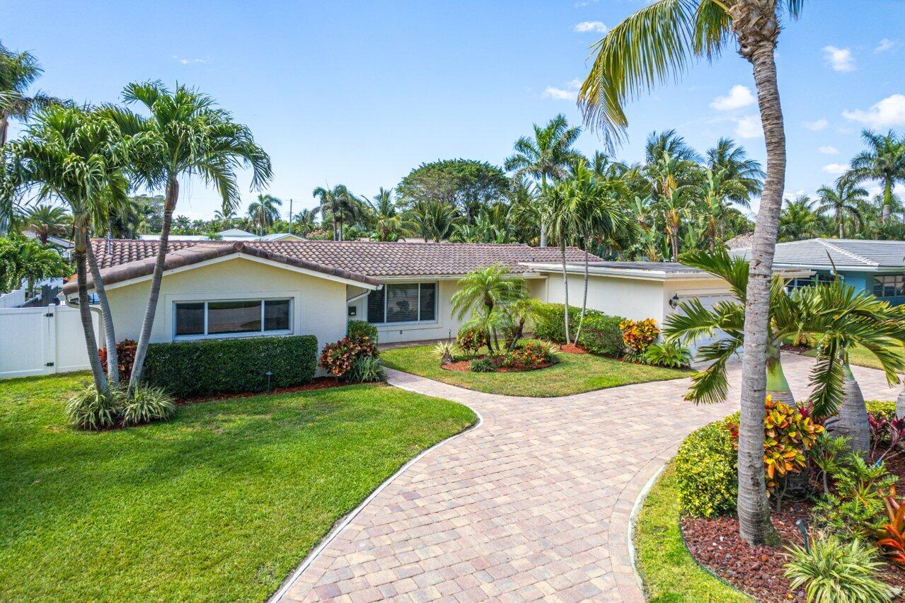 906 SE 10th Court