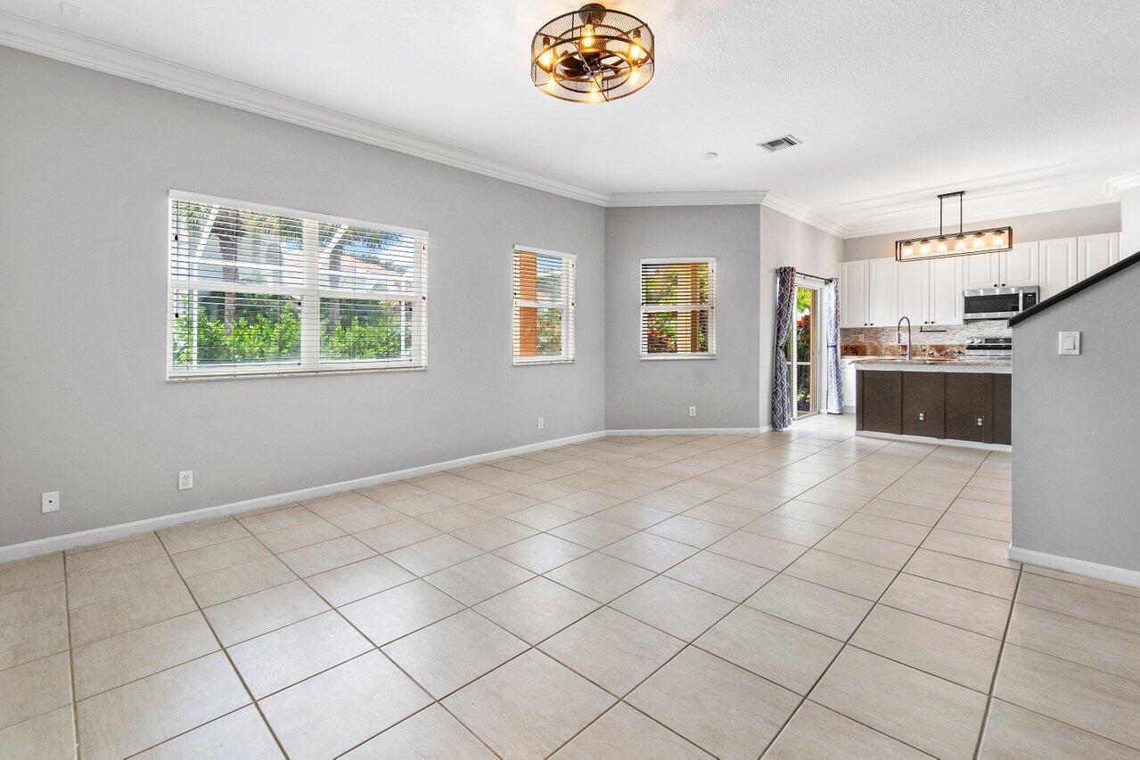 3048 El Camino Real