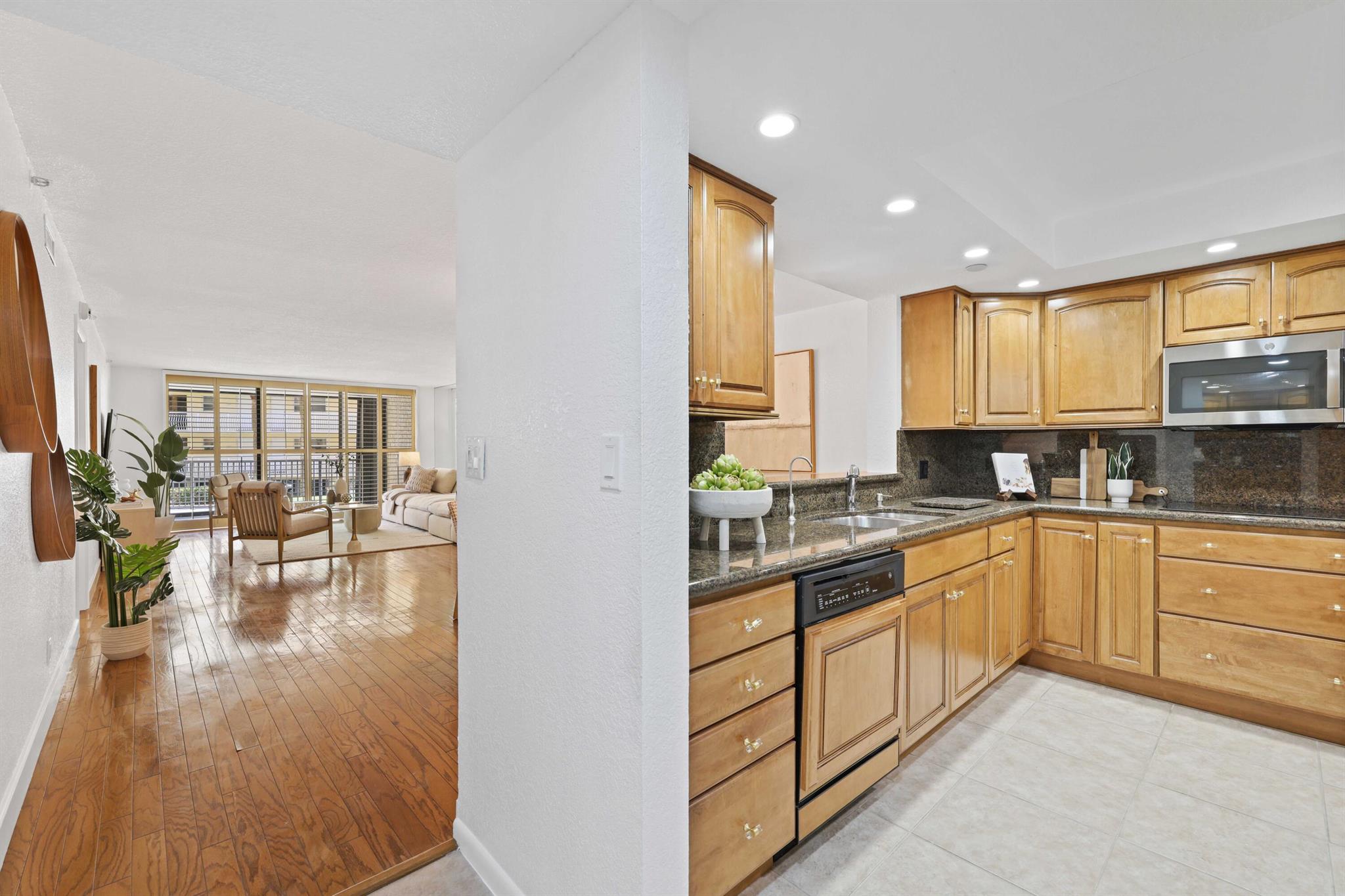 1167 Hillsboro Mile 110