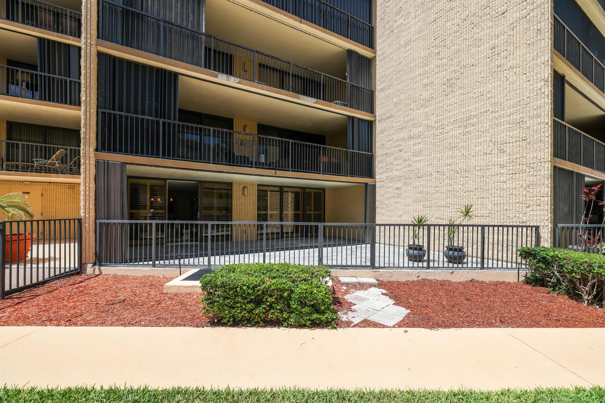 1167 Hillsboro Mile 110