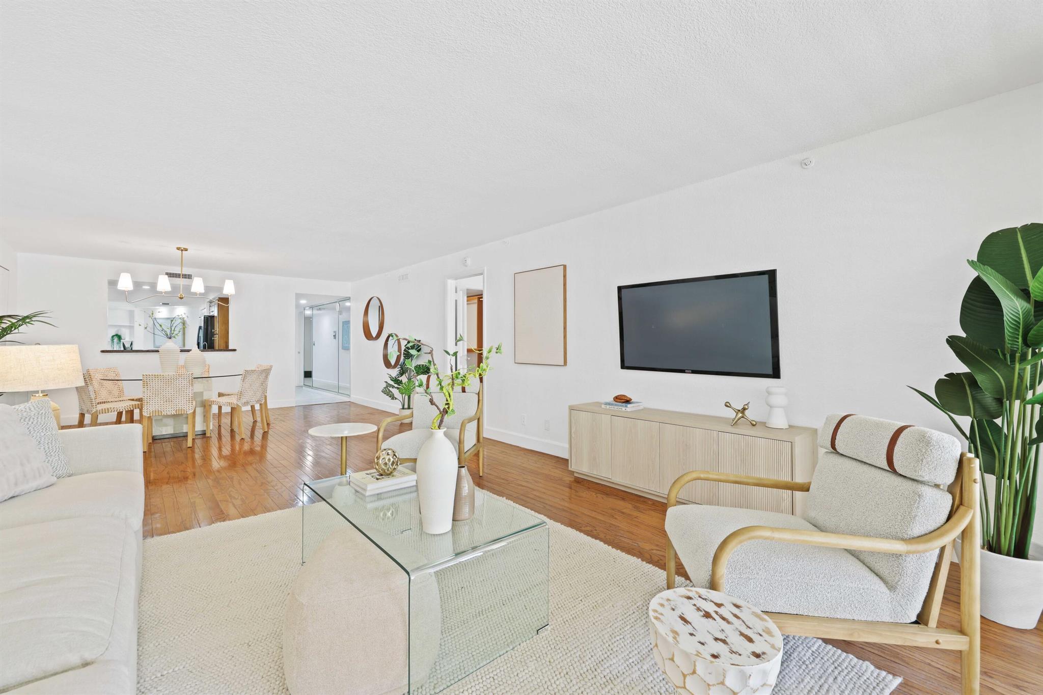 1167 Hillsboro Mile 110