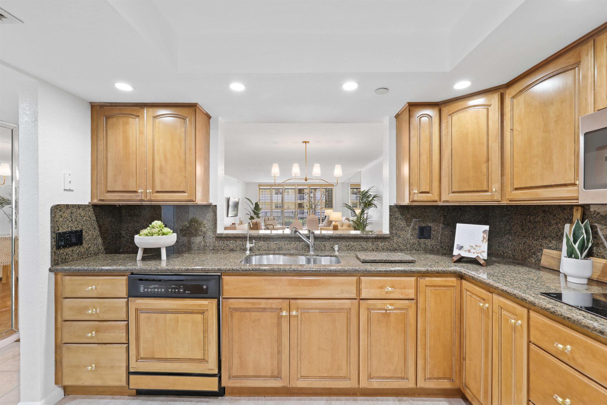 1167 Hillsboro Mile 110