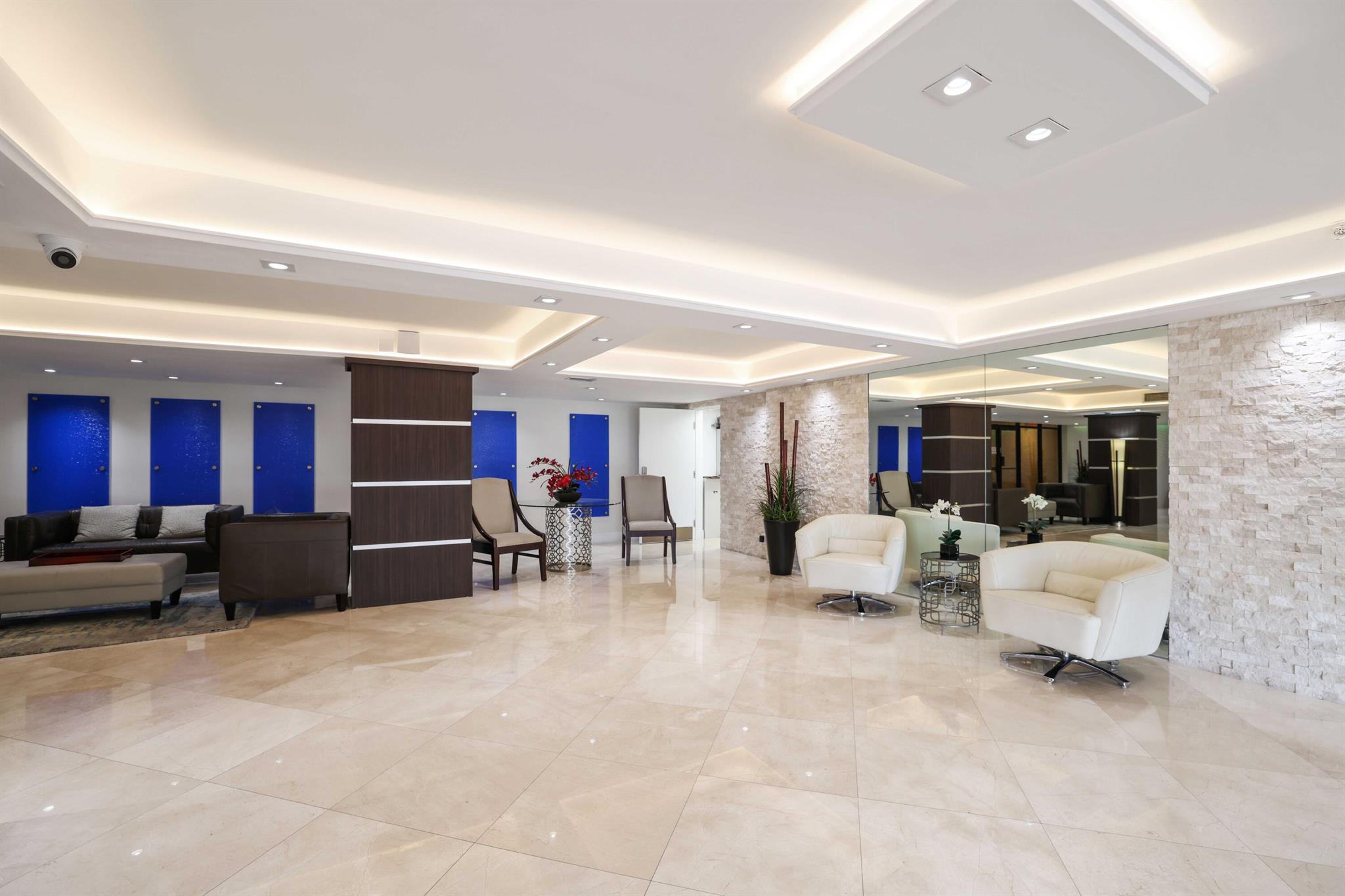 1167 Hillsboro Mile 110