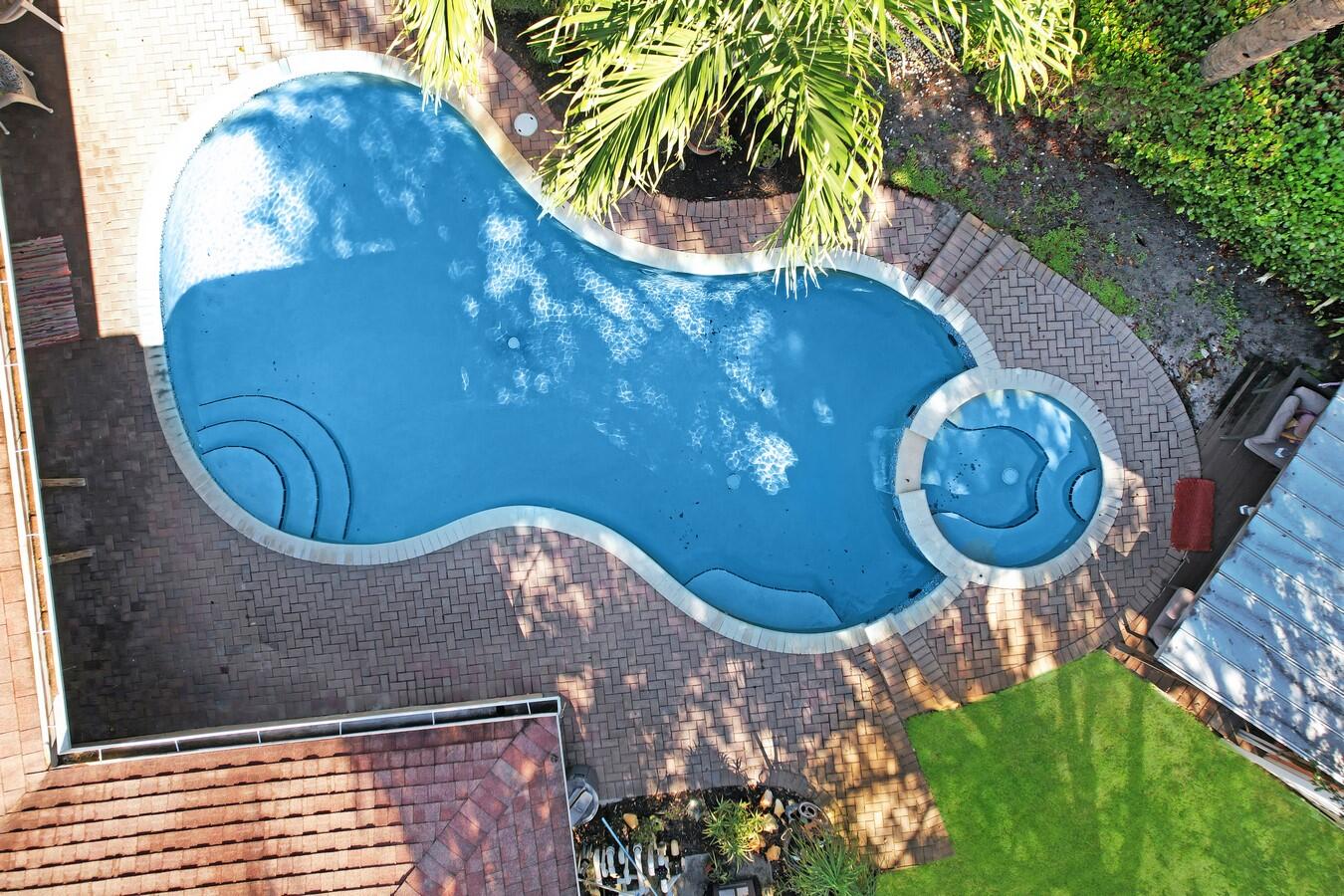 2220 W Pineridge Court