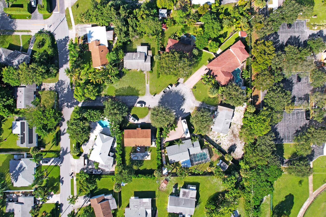 2220 W Pineridge Court