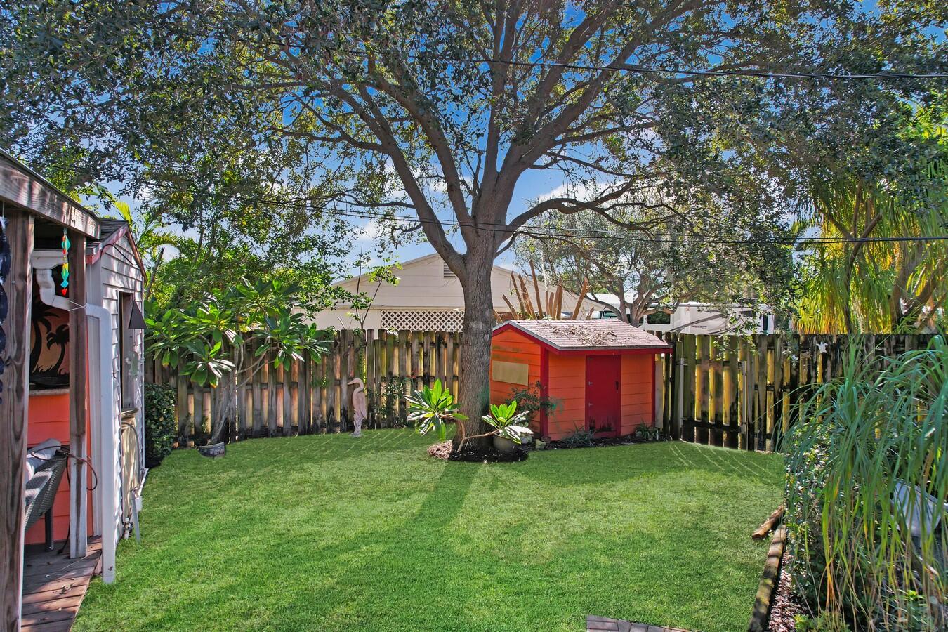 2220 W Pineridge Court