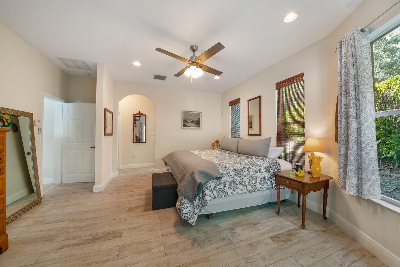 2220 W Pineridge Court