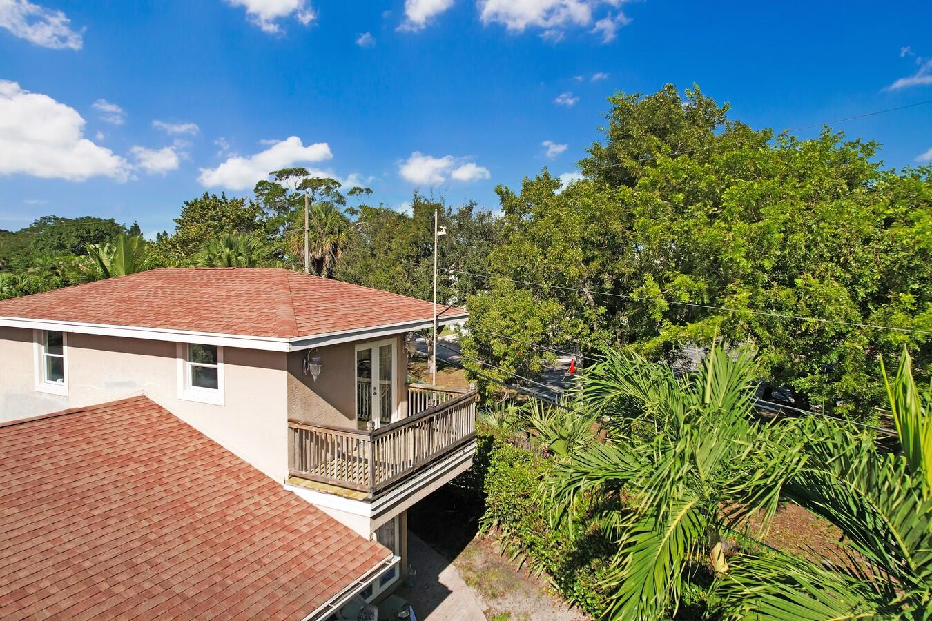 2220 W Pineridge Court