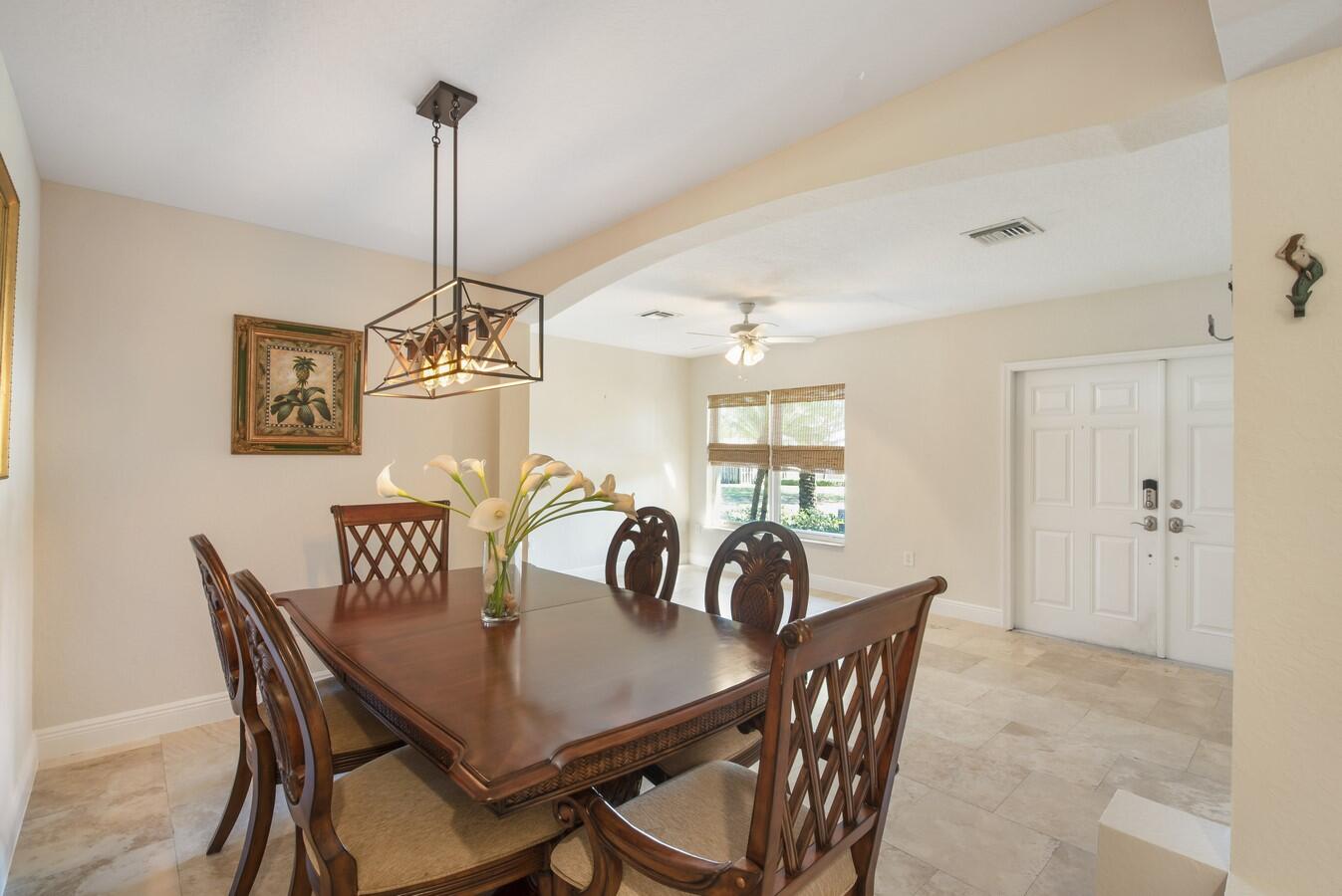 2220 W Pineridge Court