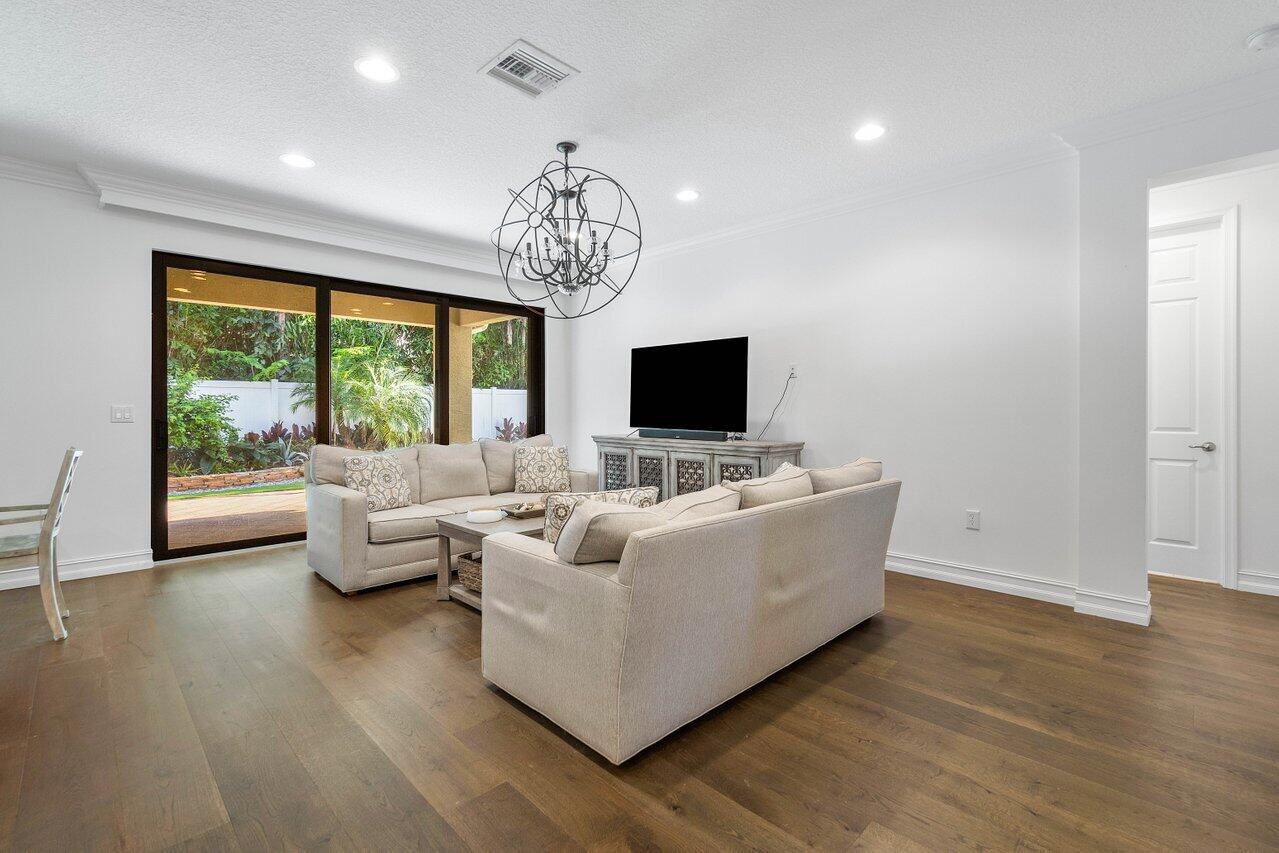 8084 Baltic Amber Road