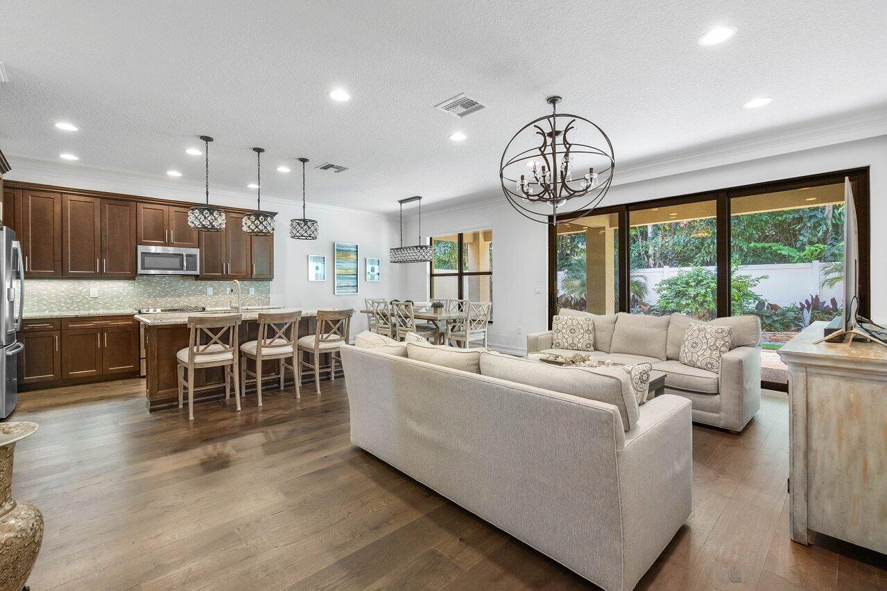 8084 Baltic Amber Road