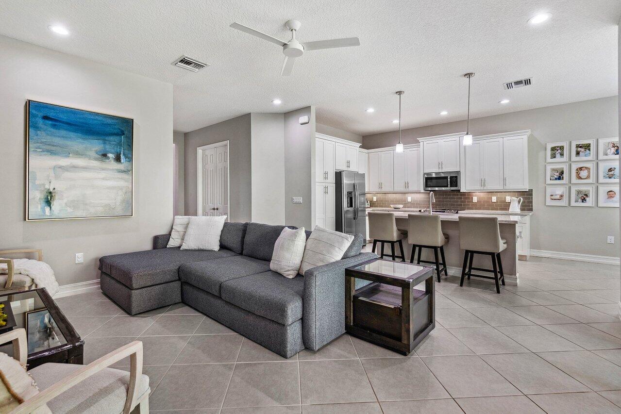 13727 Moss Agate Avenue