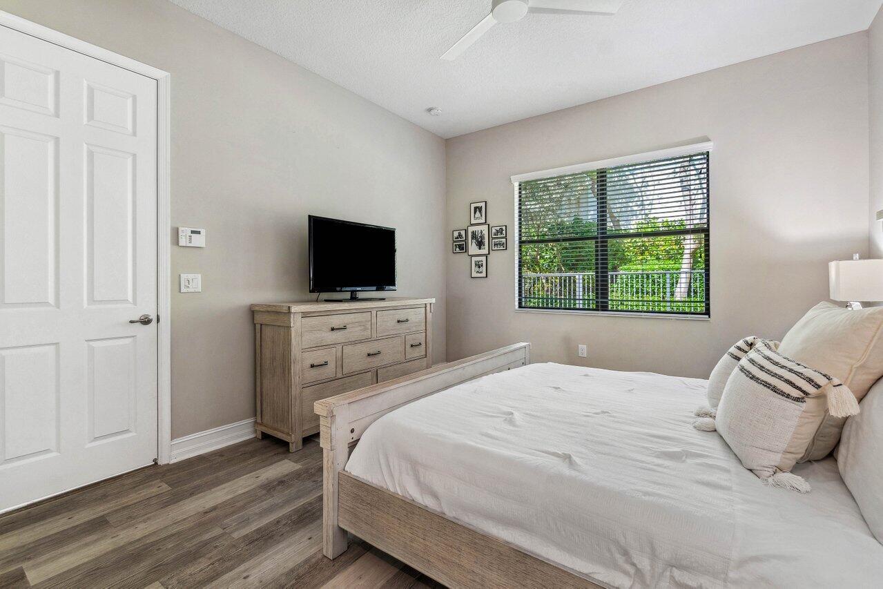 13727 Moss Agate Avenue