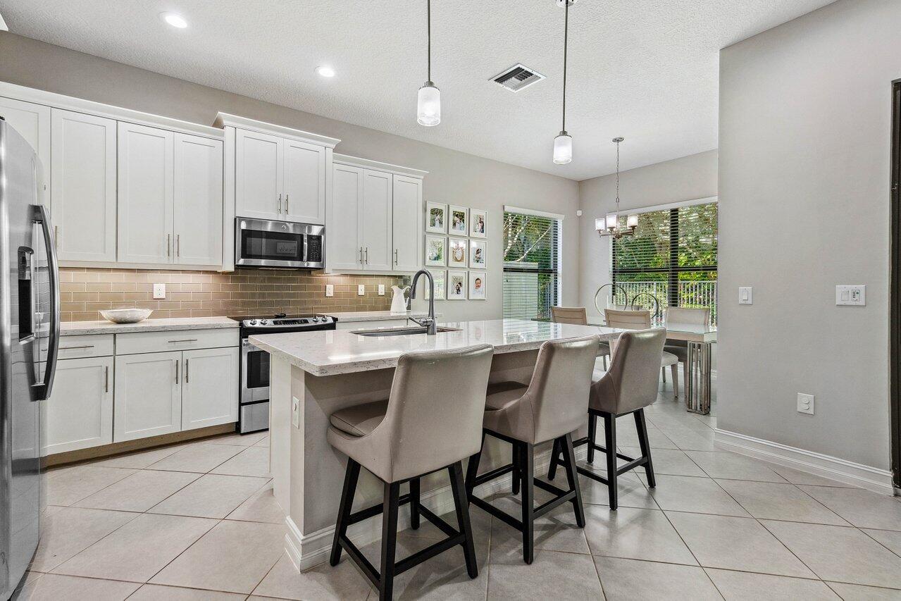 13727 Moss Agate Avenue