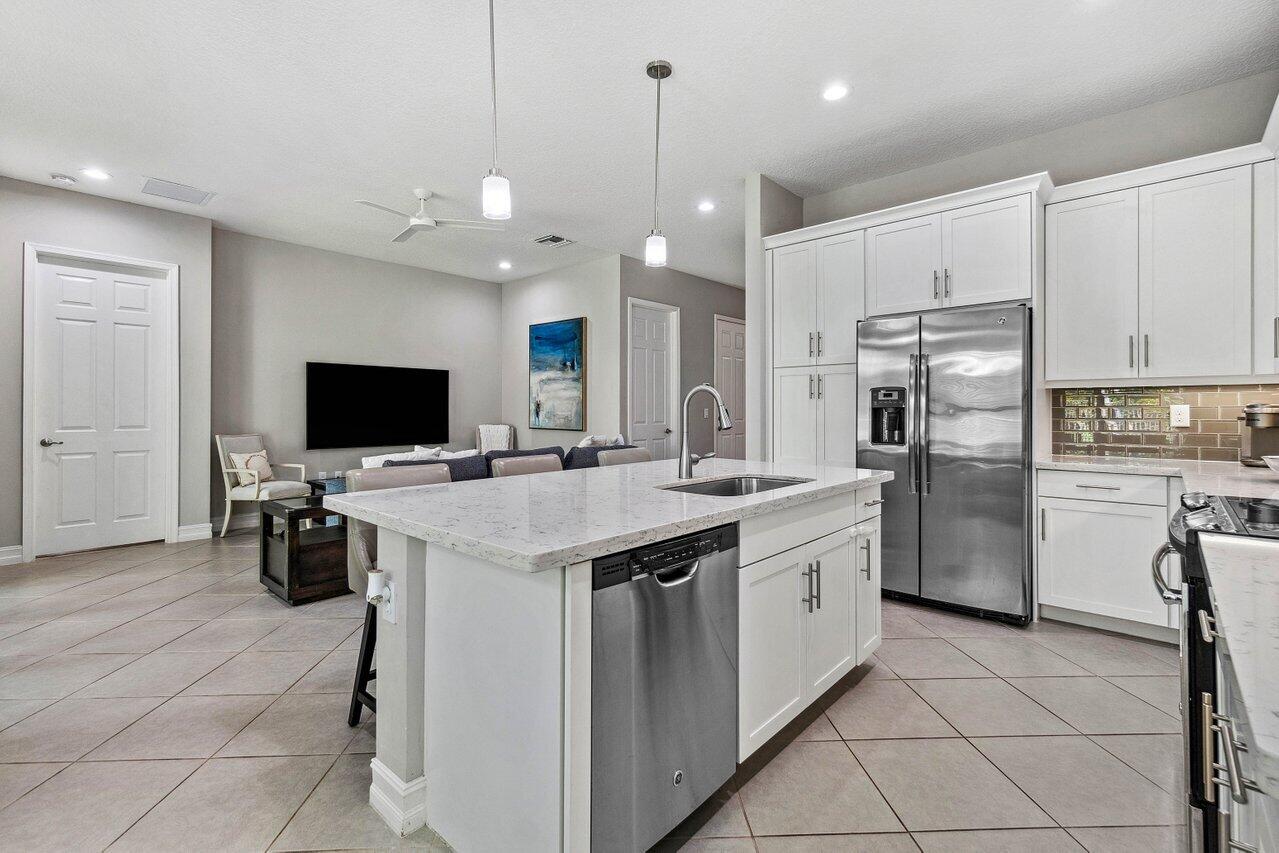 13727 Moss Agate Avenue