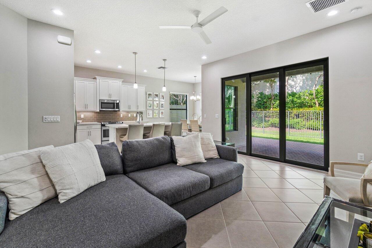 13727 Moss Agate Avenue