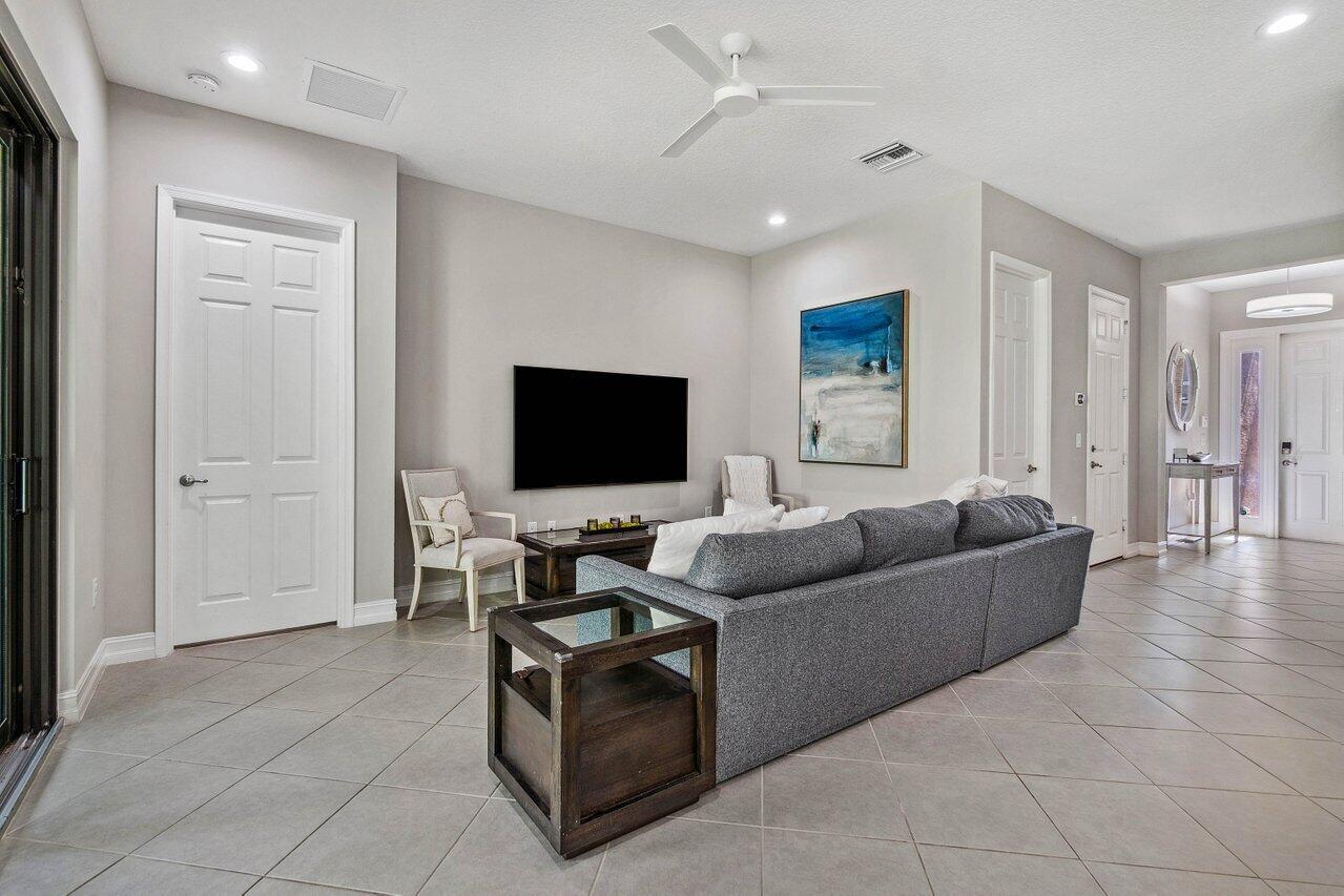 13727 Moss Agate Avenue