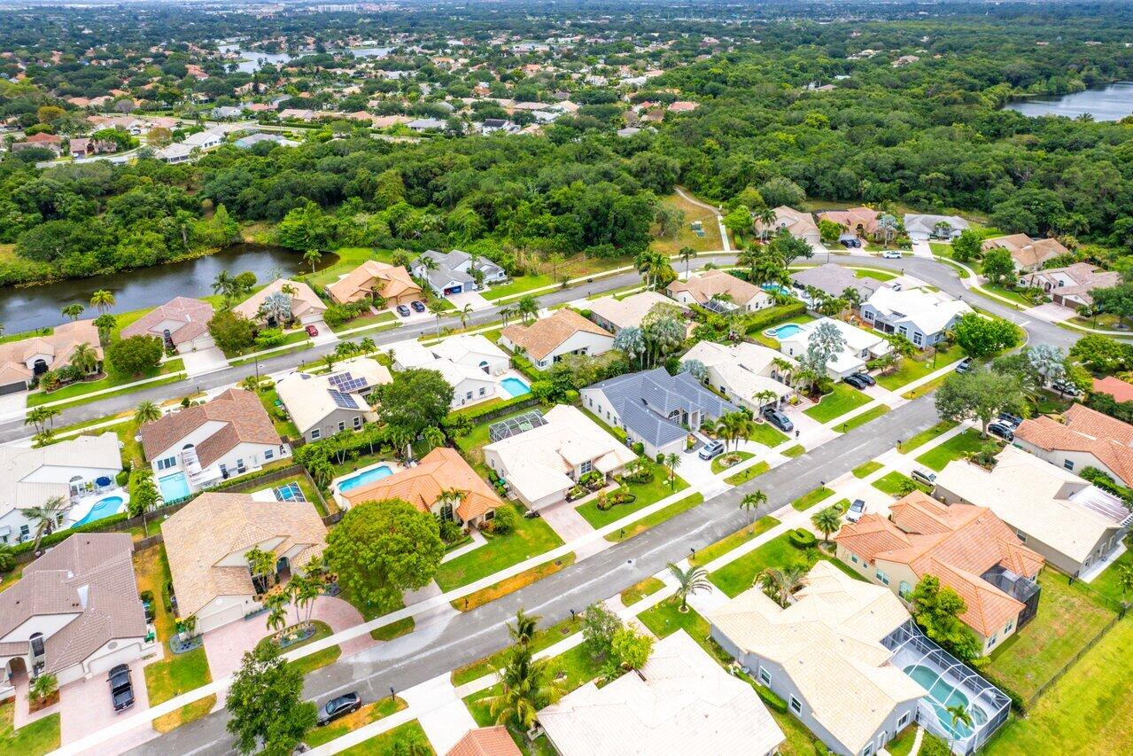 2943 E Abiaca Circle