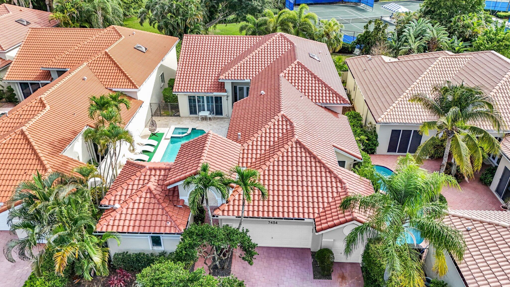 7434 Campo Florido