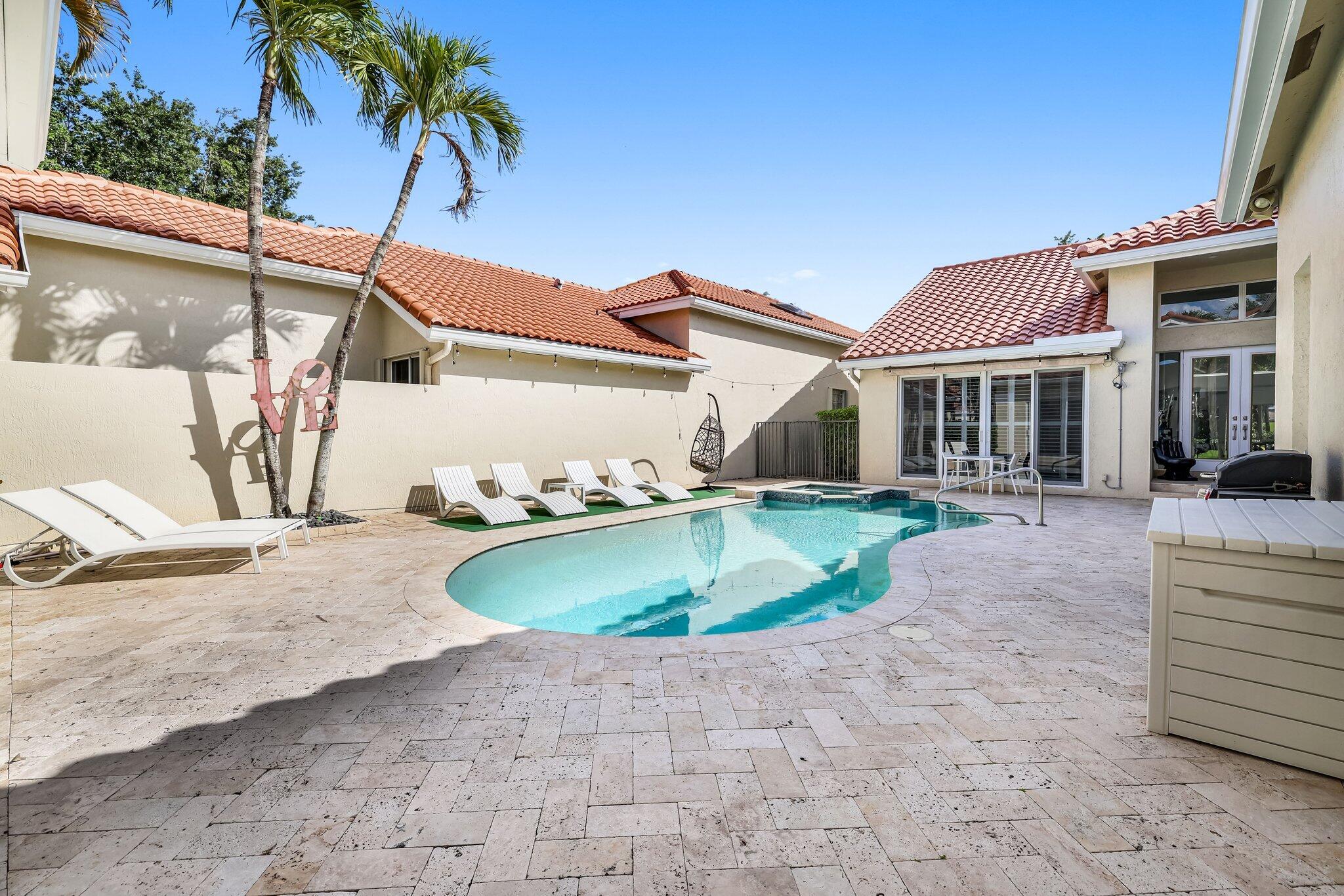 7434 Campo Florido